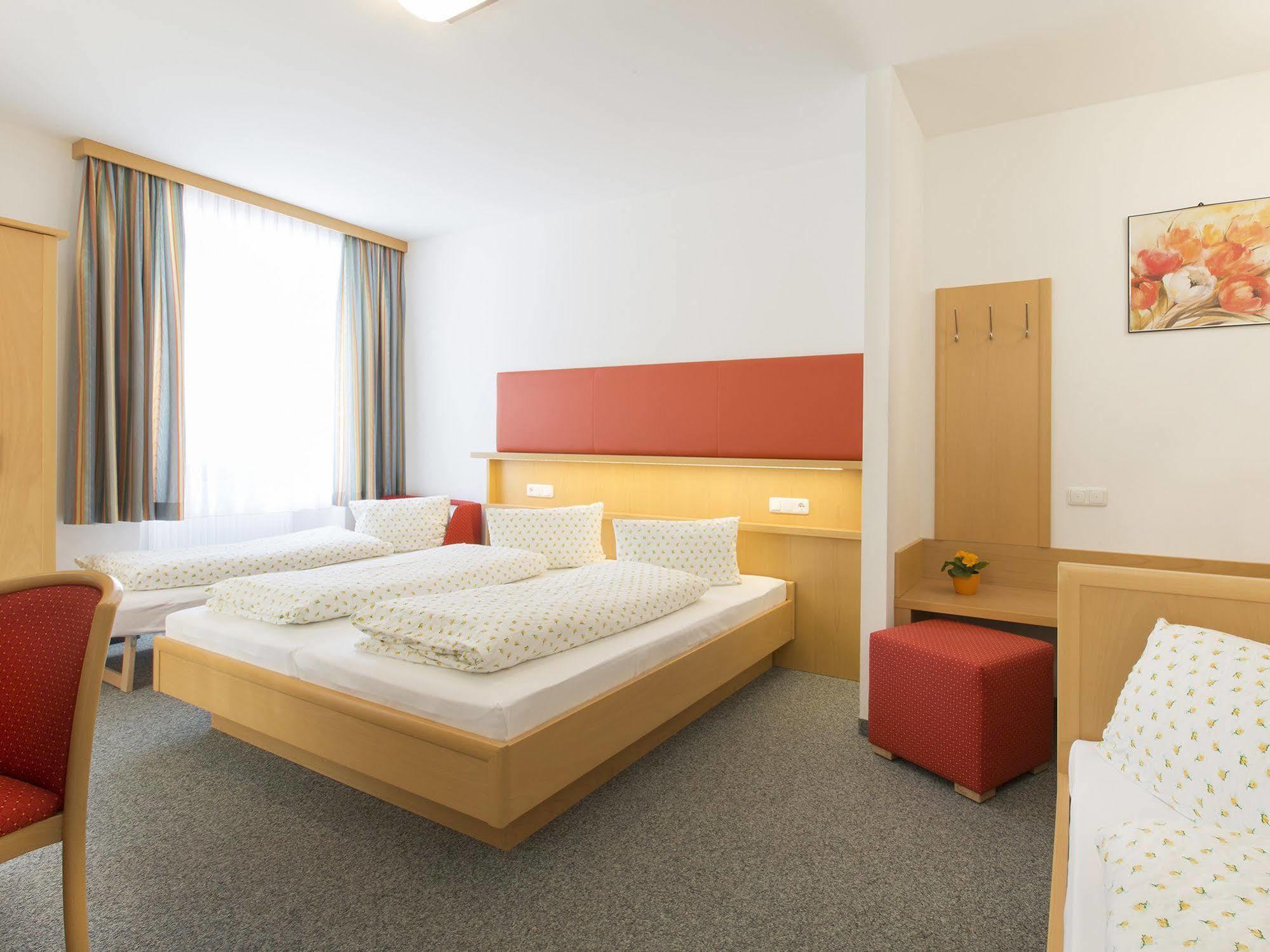 Hotel Gasthof Stefansbruecke Mutters Exterior photo